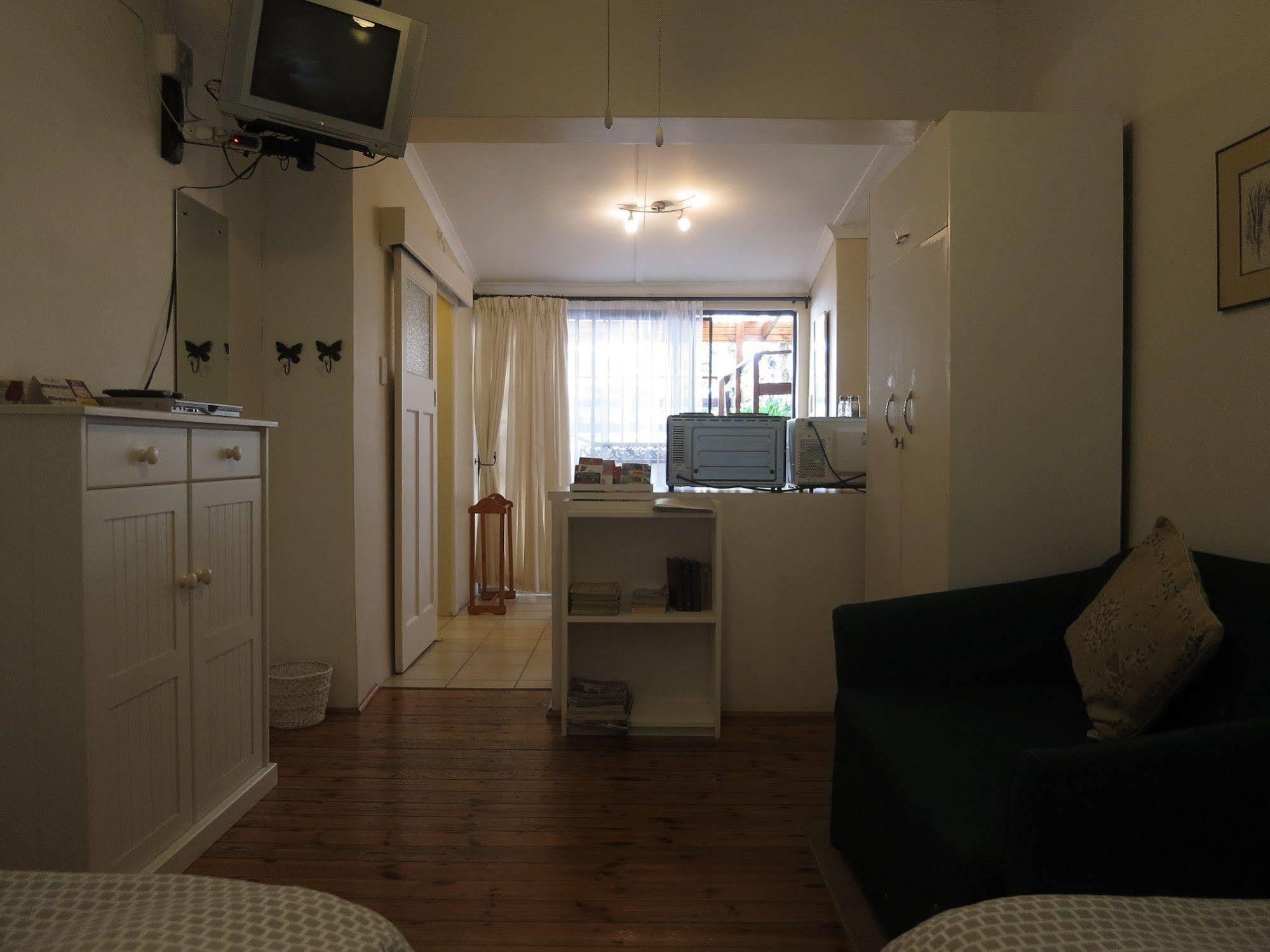 Dempsey'S Self-Catering Guest House Port Elizabeth Exterior foto